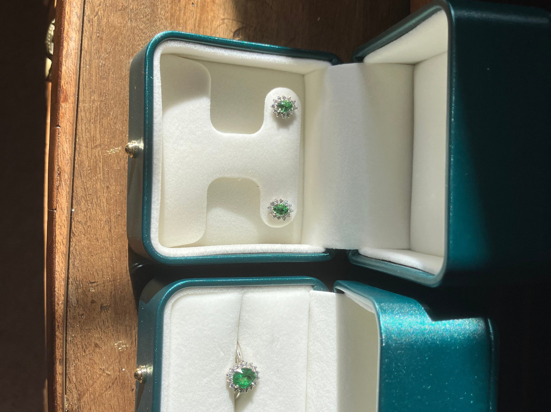 里尼亚珠宝-加勒必去景点