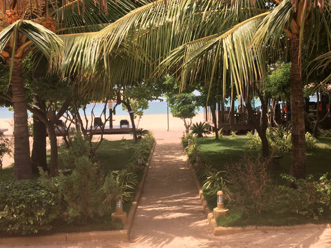 尼拉瓦利海滩酒店主图