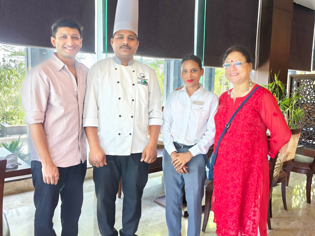 阿杰梅尔齐妮亚大酒店主图