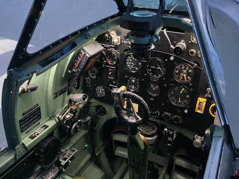 Spitfires.com "The Spitfire Academy"-奇切斯特必去景点