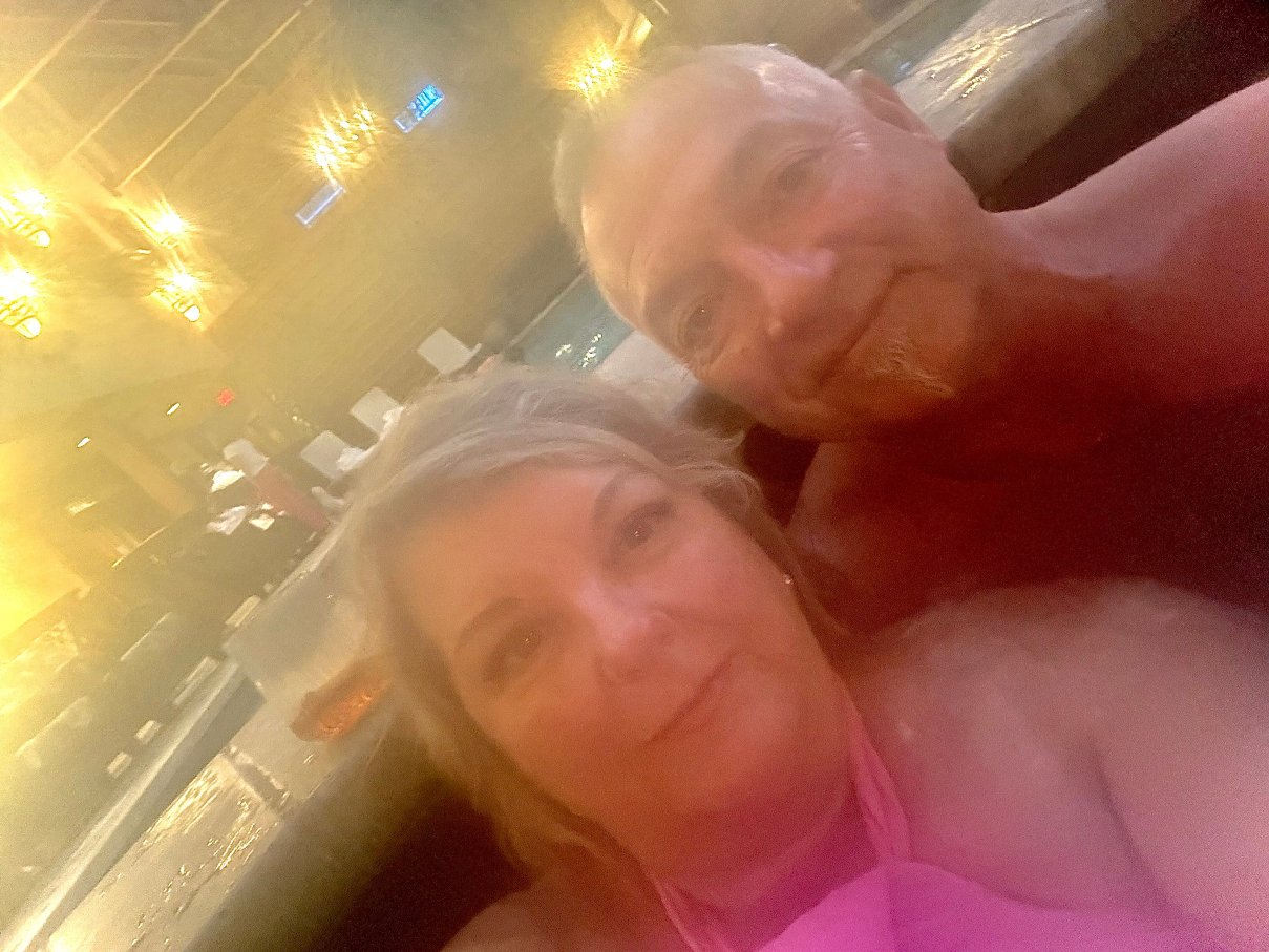 Pillar and Post-泳池