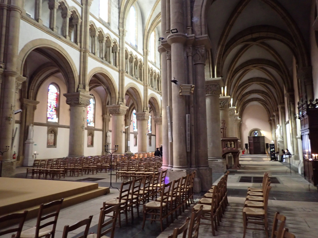 Église Saint-Rémi-沙勒维尔梅济耶尔必去景点