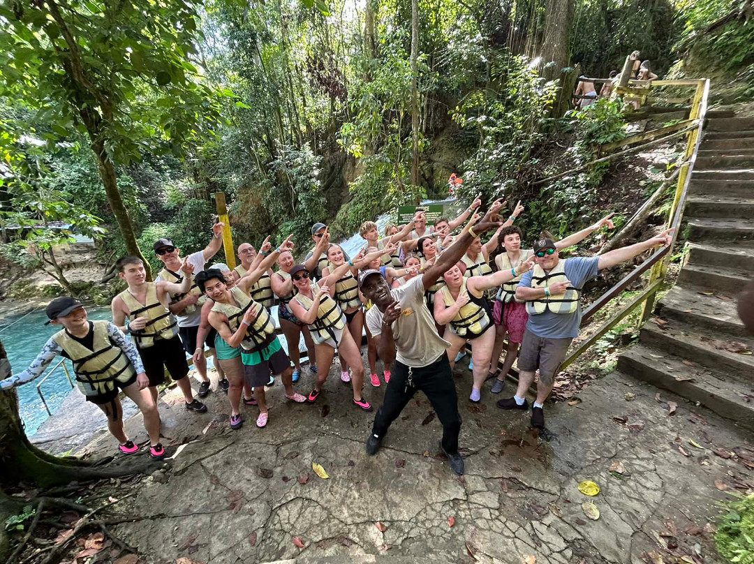 Island Vibes Adventure Tours-蒙特戈贝必去景点