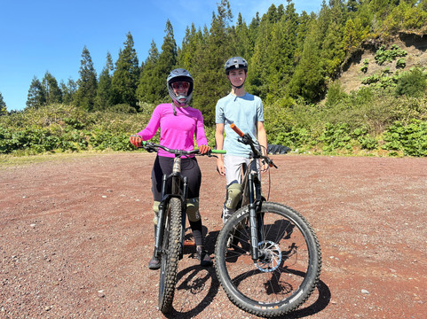 Wheels On Fire Azores-Fenais da Luz必去景点