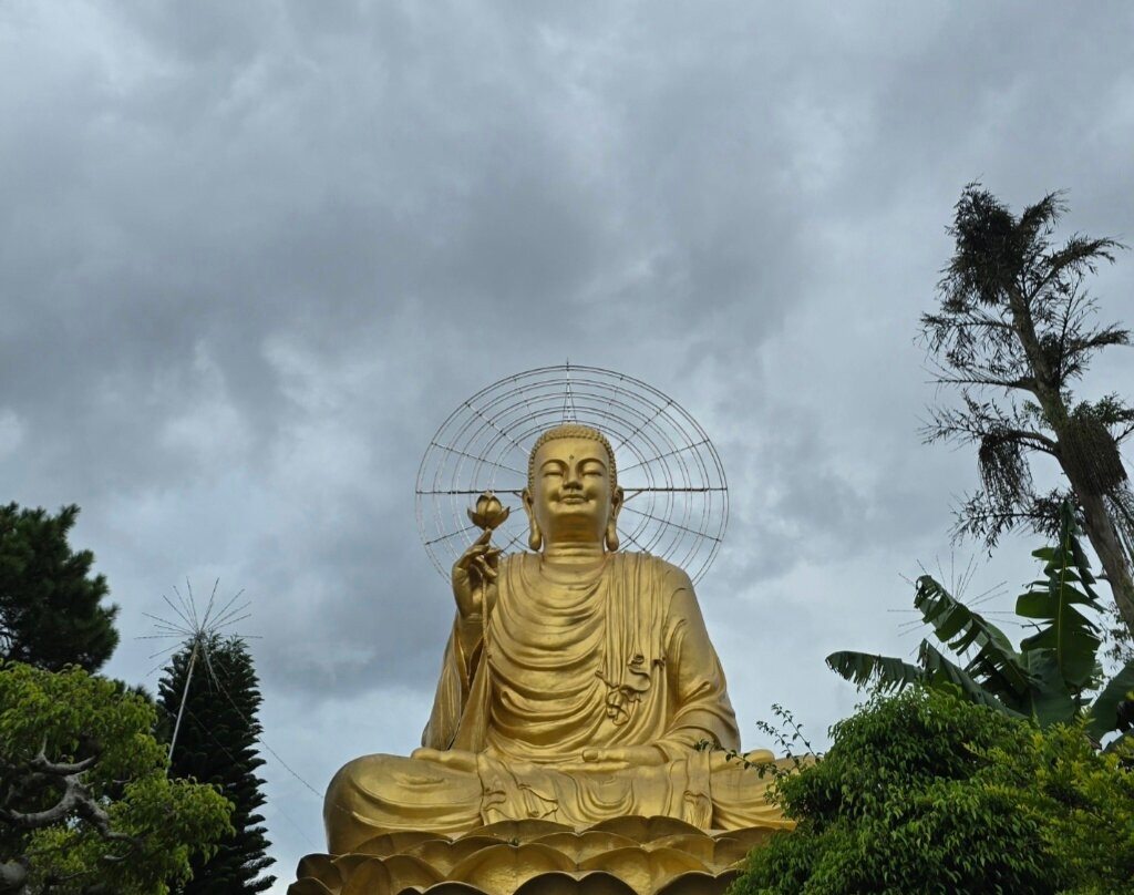 大叻金佛像-大勒必去景点