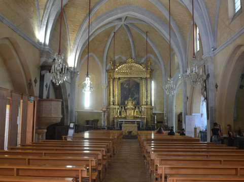 Eglise St Michel-普罗旺斯地区萨隆必去景点