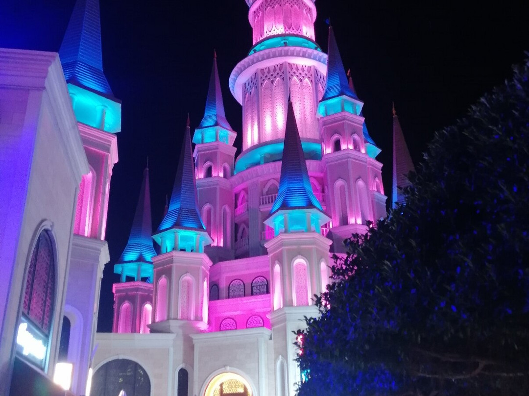 The Land of Legends Shopping Avenue-安塔利亚必去景点