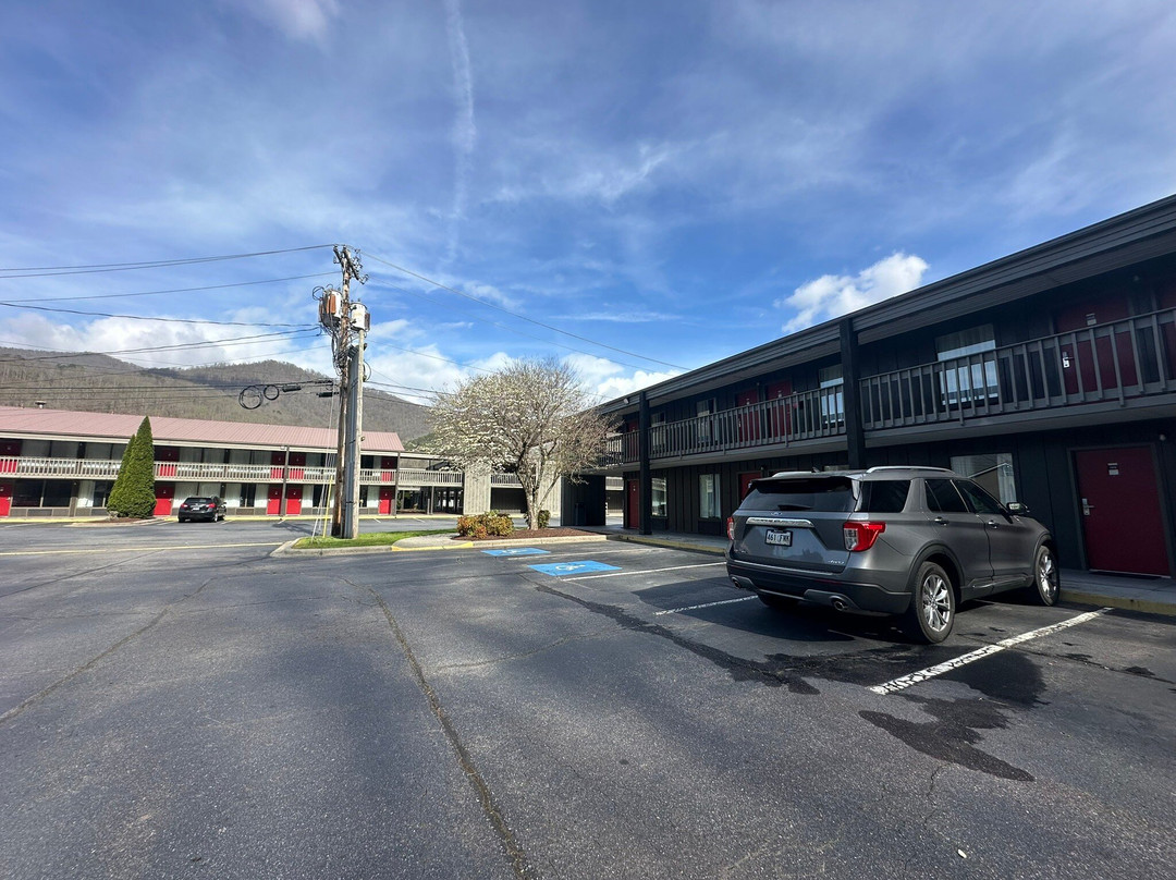 格雷特斯莫基大酒店-切罗基主图
