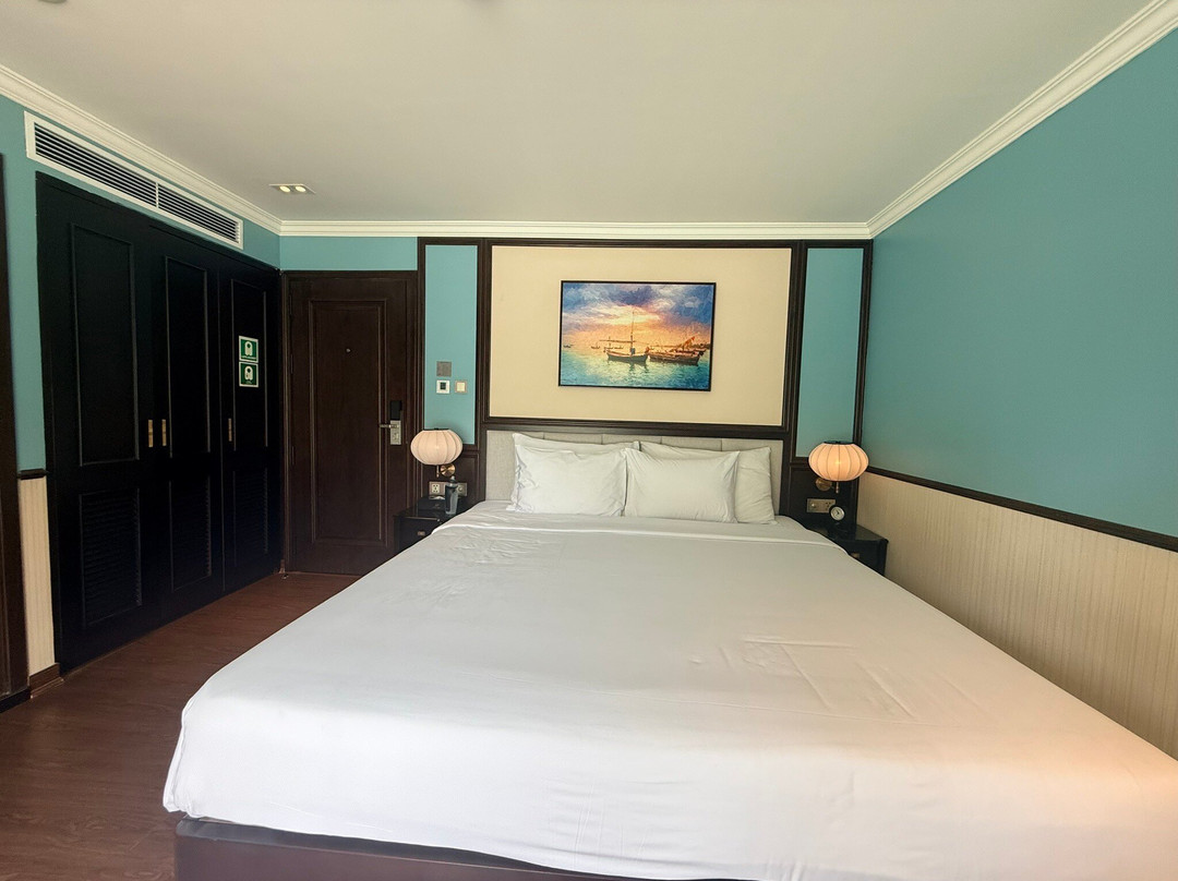 Halong Capella Cruise-海防必去景点