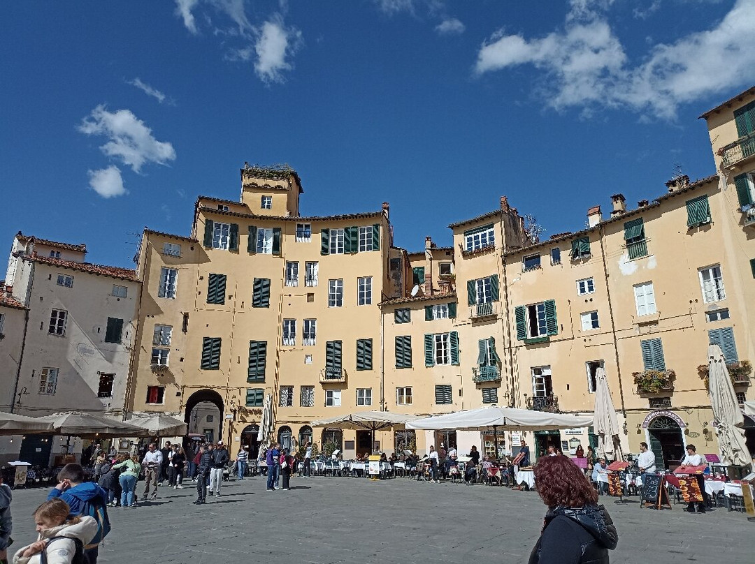 布斯德拉齐德伊柏卡广场酒店主图