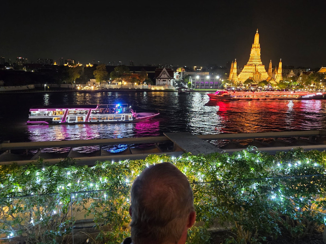 曼谷-里瓦阿伦酒店主图