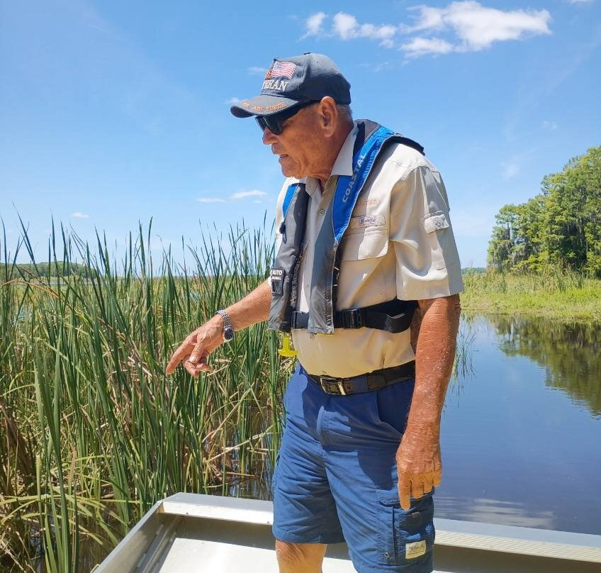 Alligator's Unlimited  Airboat Nature Tours-莱克威尔士必去景点