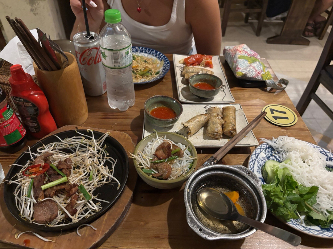 Mẹt Vietnamese Restaurant & Vegetarian Met 4