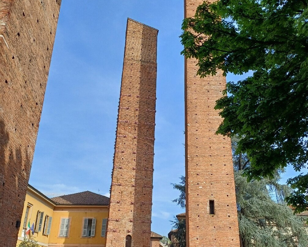 Piazza Leonardo da Vinci-帕维亚必去景点