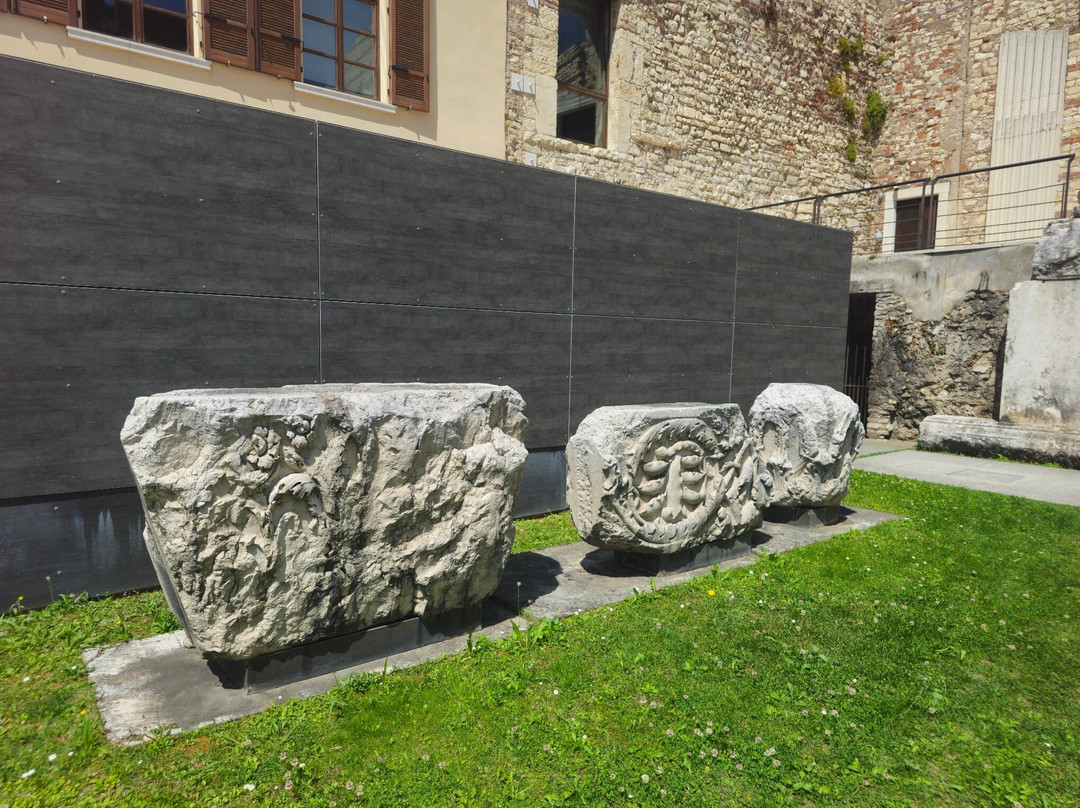 Tempio Capitolino e Piazza del Foro-布雷西亚必去景点
