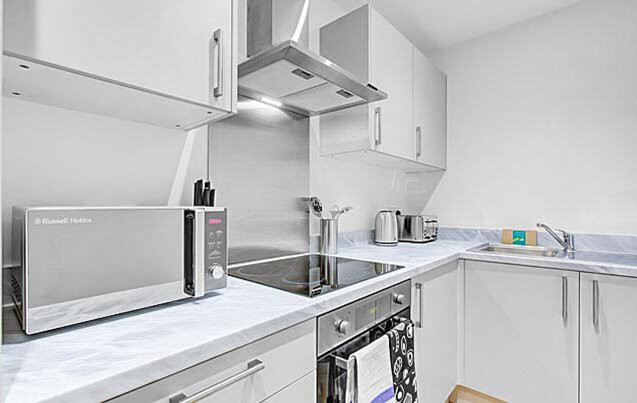 Hybrid Resi - Mitcham Close to Tooting and Wimbledon