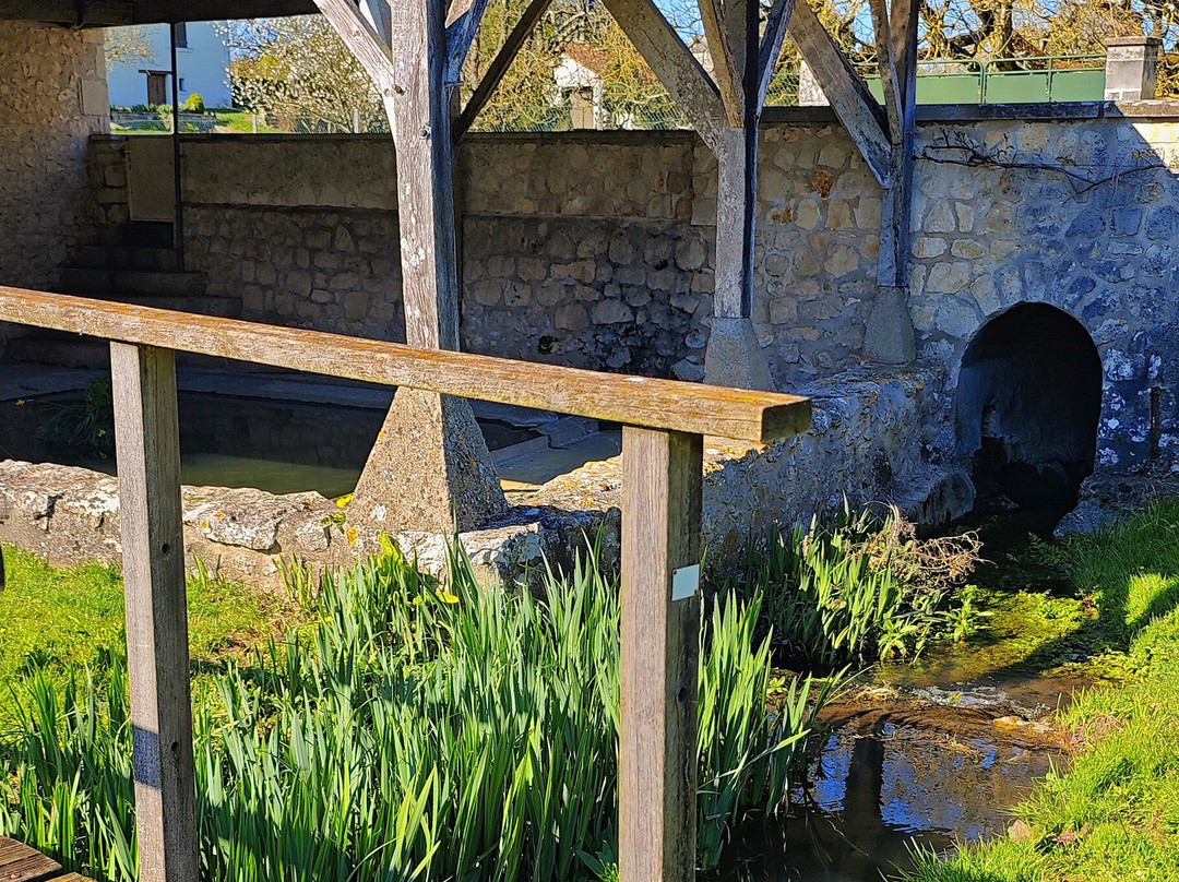 Lavoir communal-Leigne-les-Bois必去景点