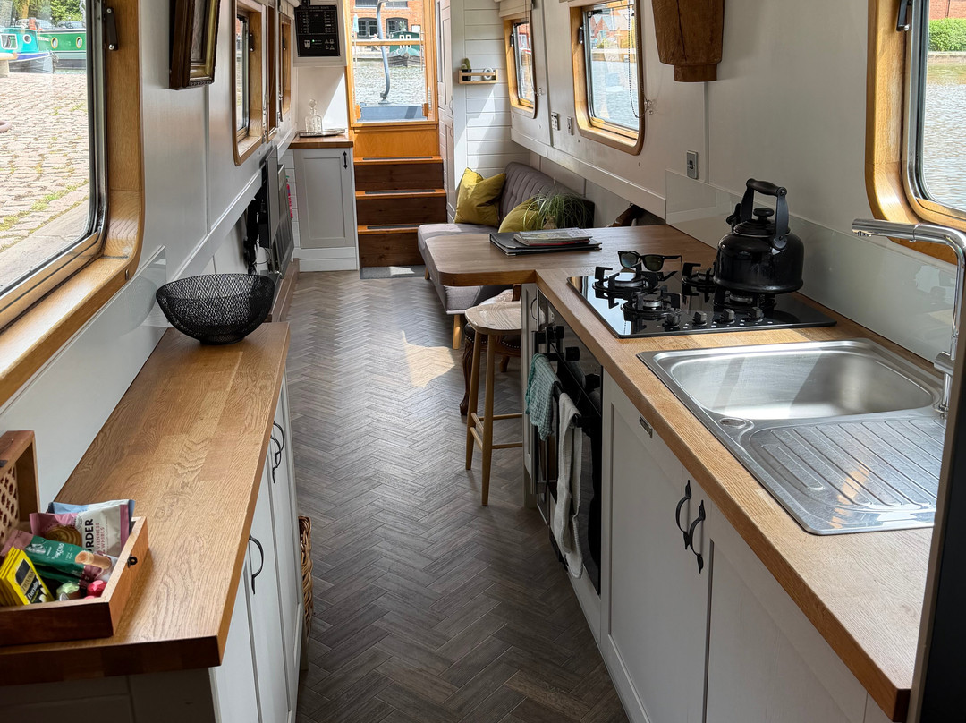 Boutique Narrowboats-马基特哈伯勒必去景点