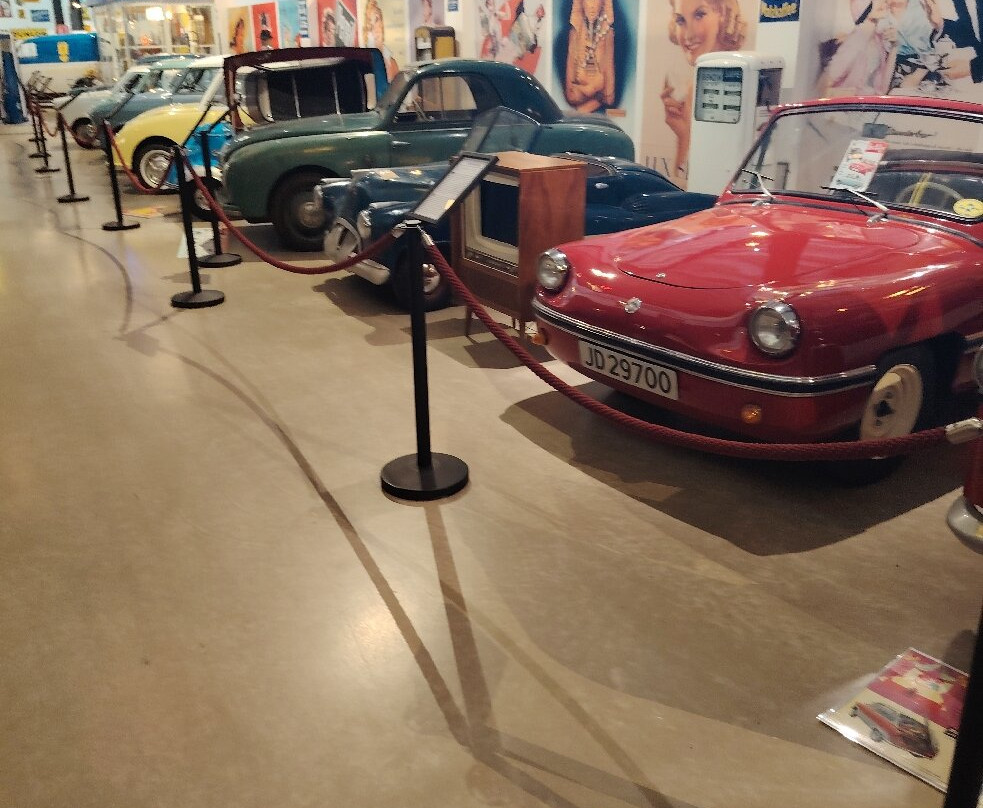 Zylinderhaus Nostalgie & Oldtimer Museum-贝恩卡斯特尔－屈斯必去景点