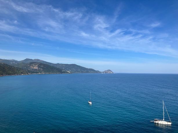 波利纳曼吉亚度假村-旅行者