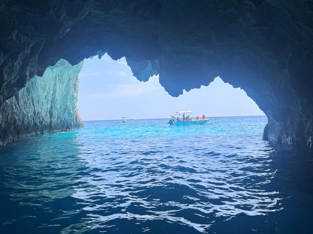 Fioro Boat Rentals-Agios Sostis必去景点