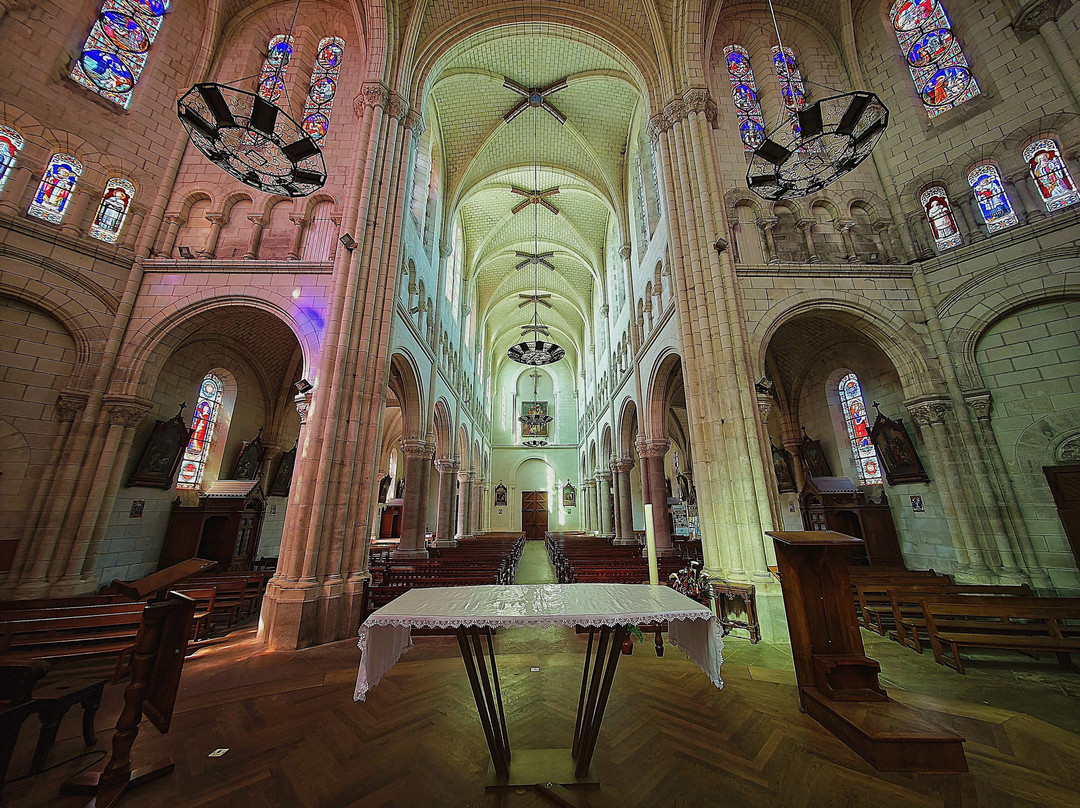 Eglise Saint Pierre-Saint-Pere-en-Retz必去景点
