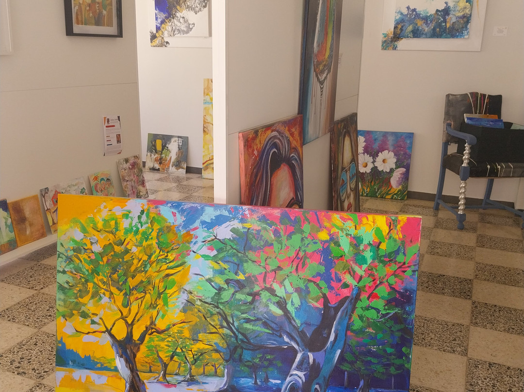 Galeria Raiz D' Arte-法罗必去景点