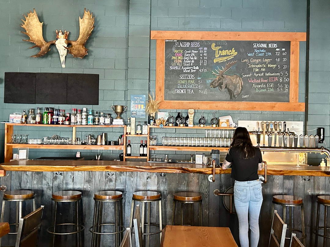 Trench Brewing & Distilling-乔治王子城必去景点