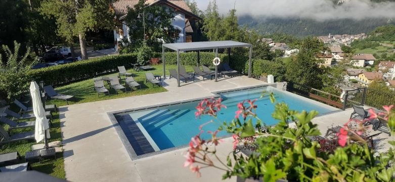 Hotel Castel Mani-泳池