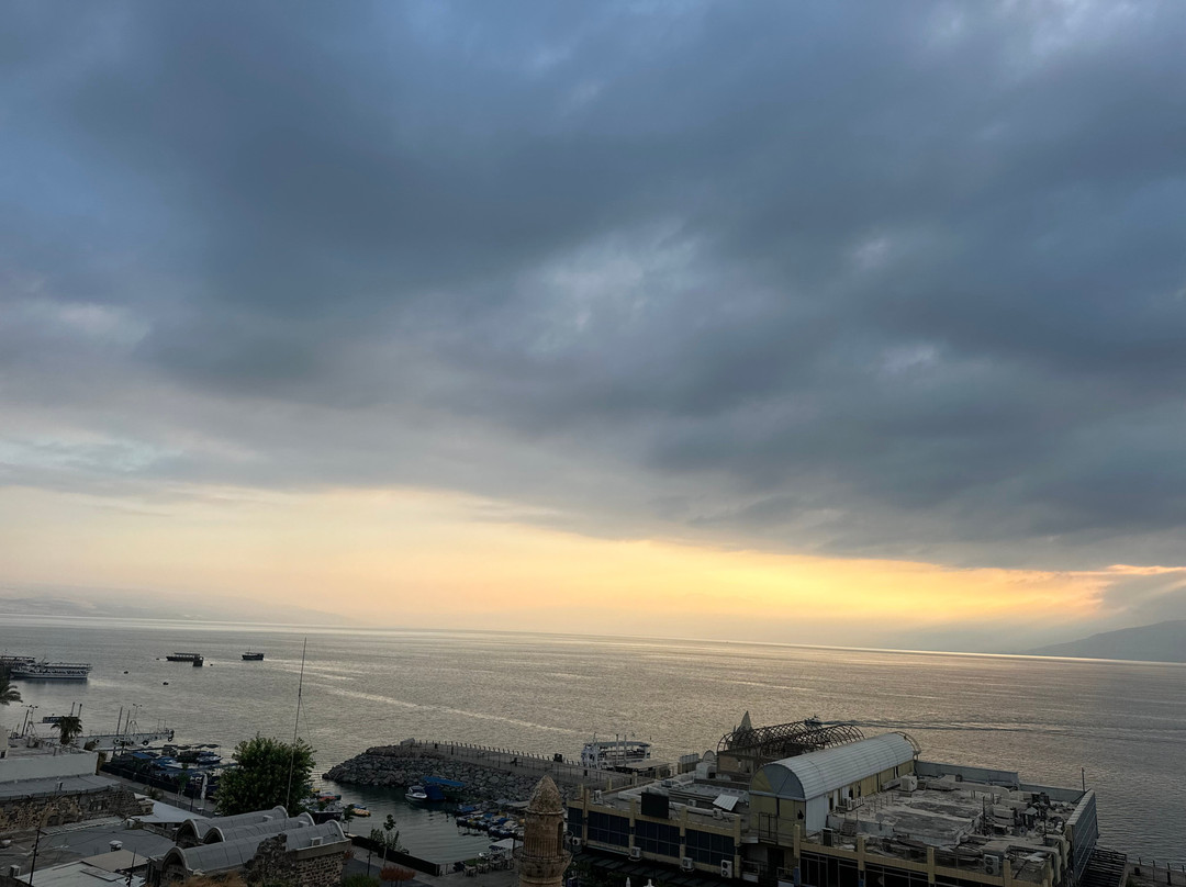 莱昂纳多广场太巴列酒店主图