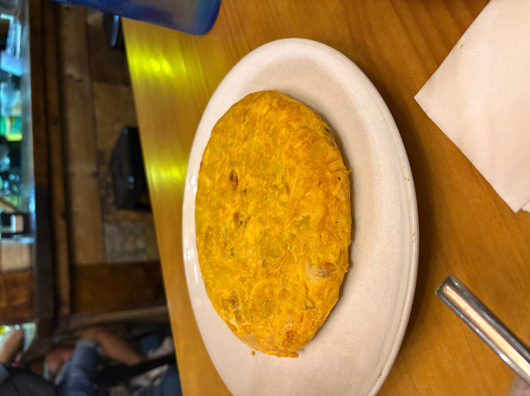 Toxiño, tapas e viño