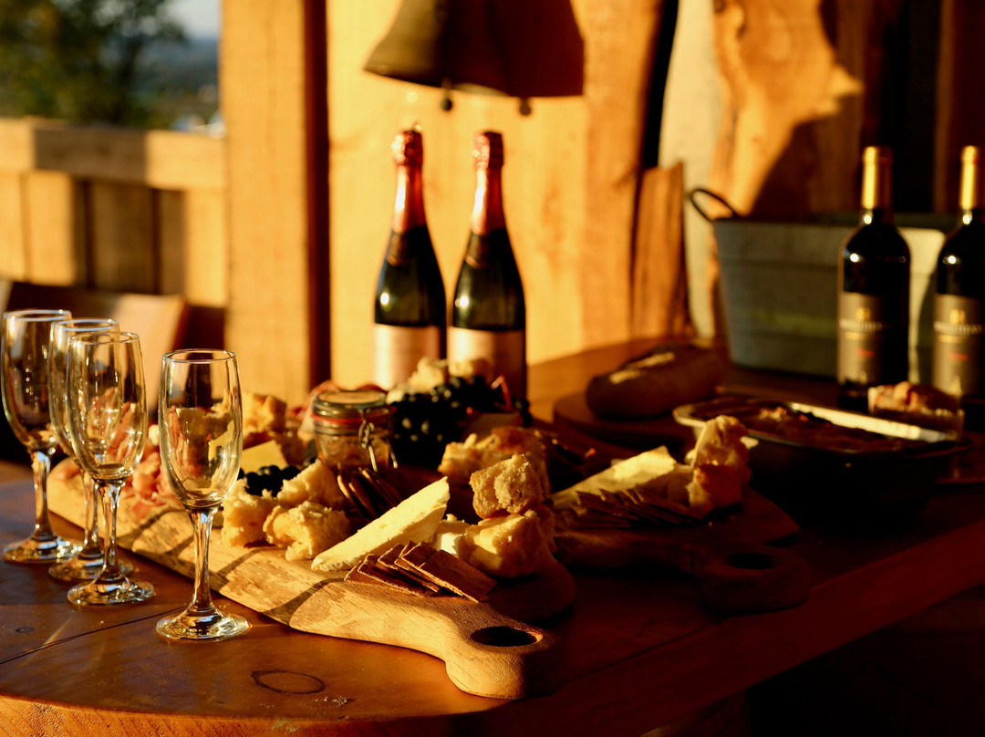 Latitude 51 Vineyards-Calne必去景点
