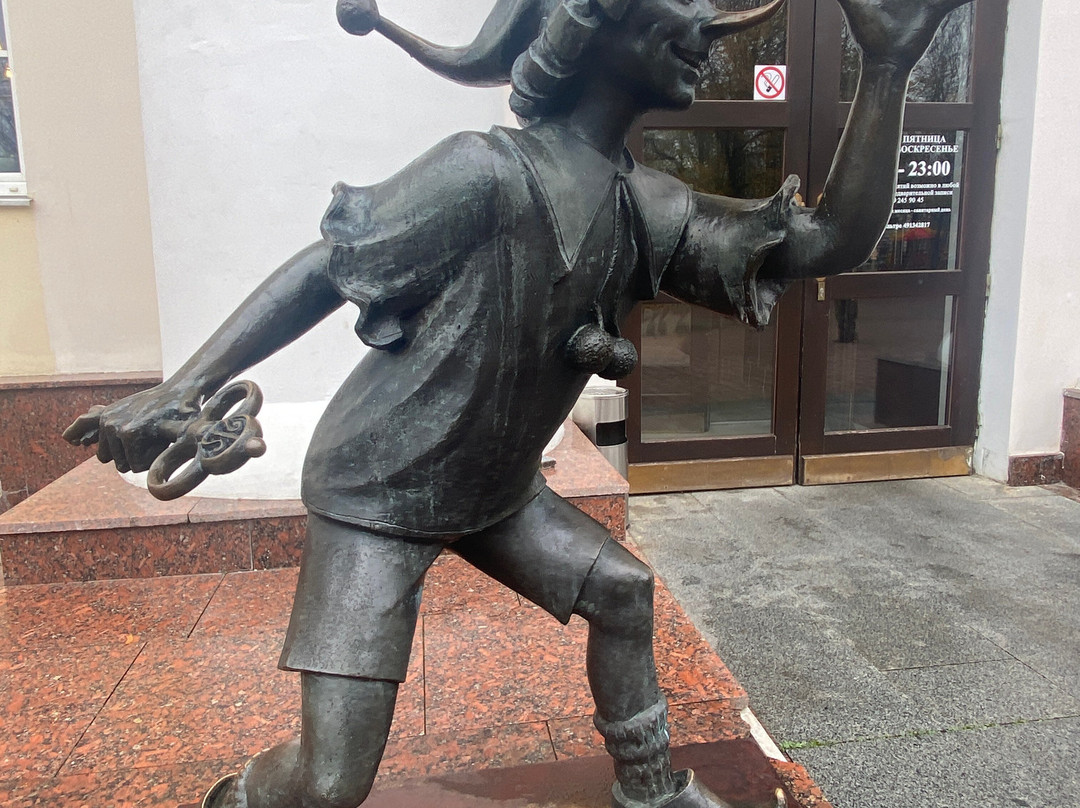 Zolotoi Klyuchik Sculptural Composition-哥梅尔必去景点