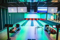 One Third Bowling Darts Bar景点图片