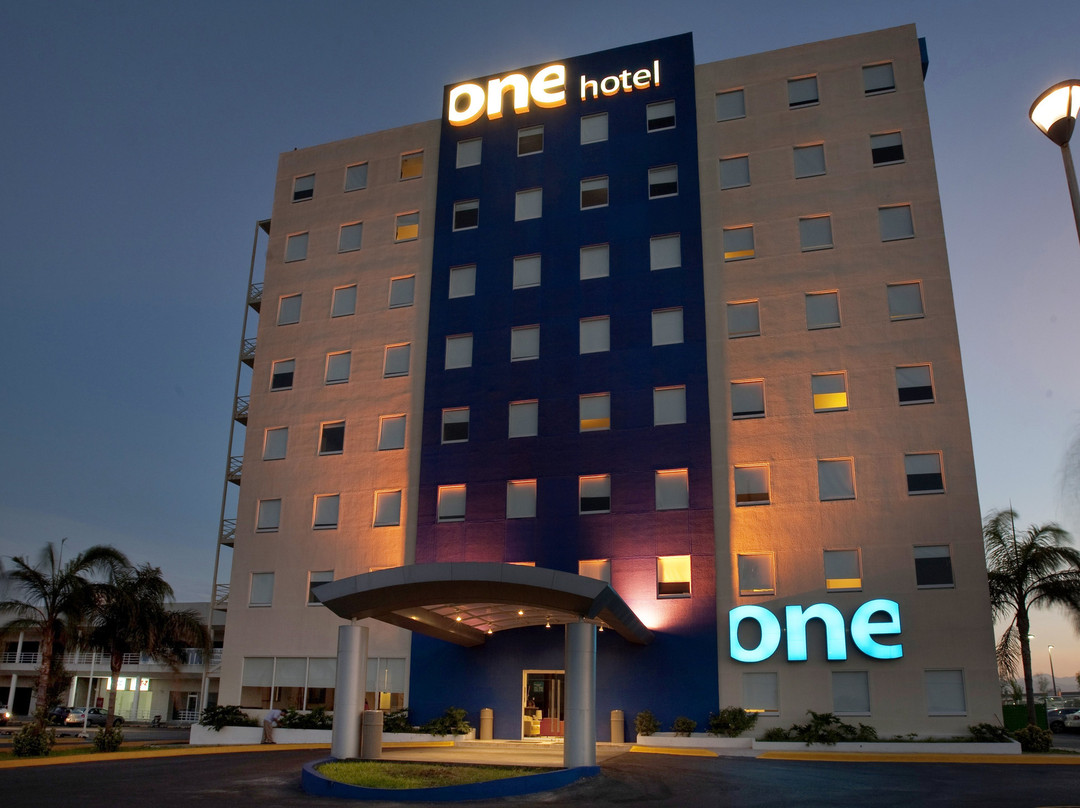 One Monterrey Aeropuerto主图