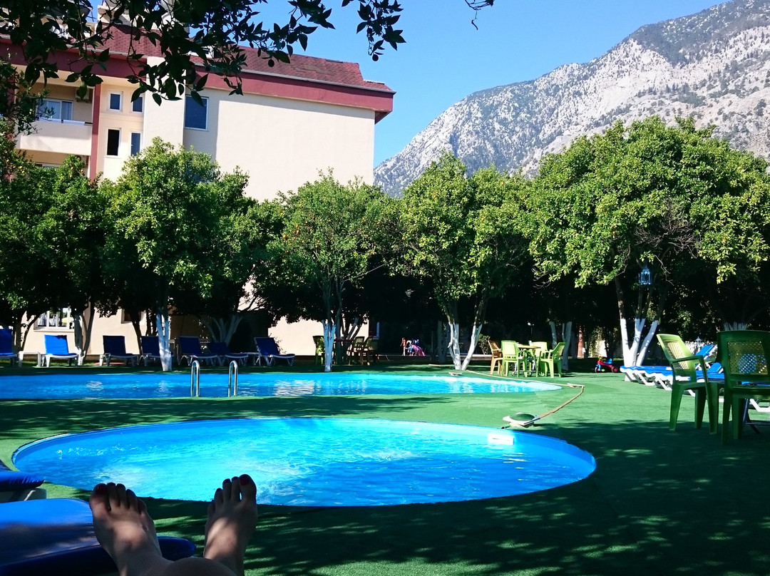 Larissa Park Hotel