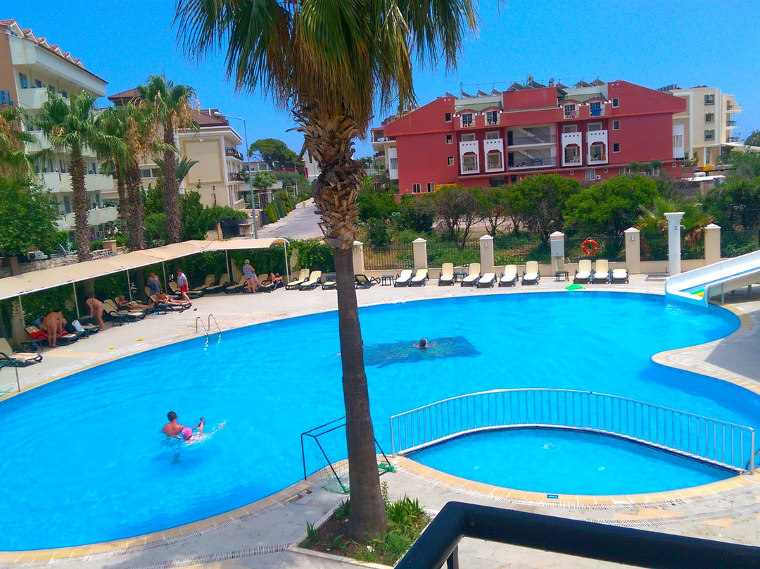 Larissa Inn