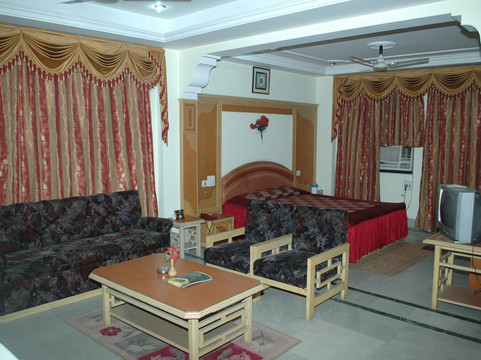 Sarnath酒店住宿-Hotel Surabhi International