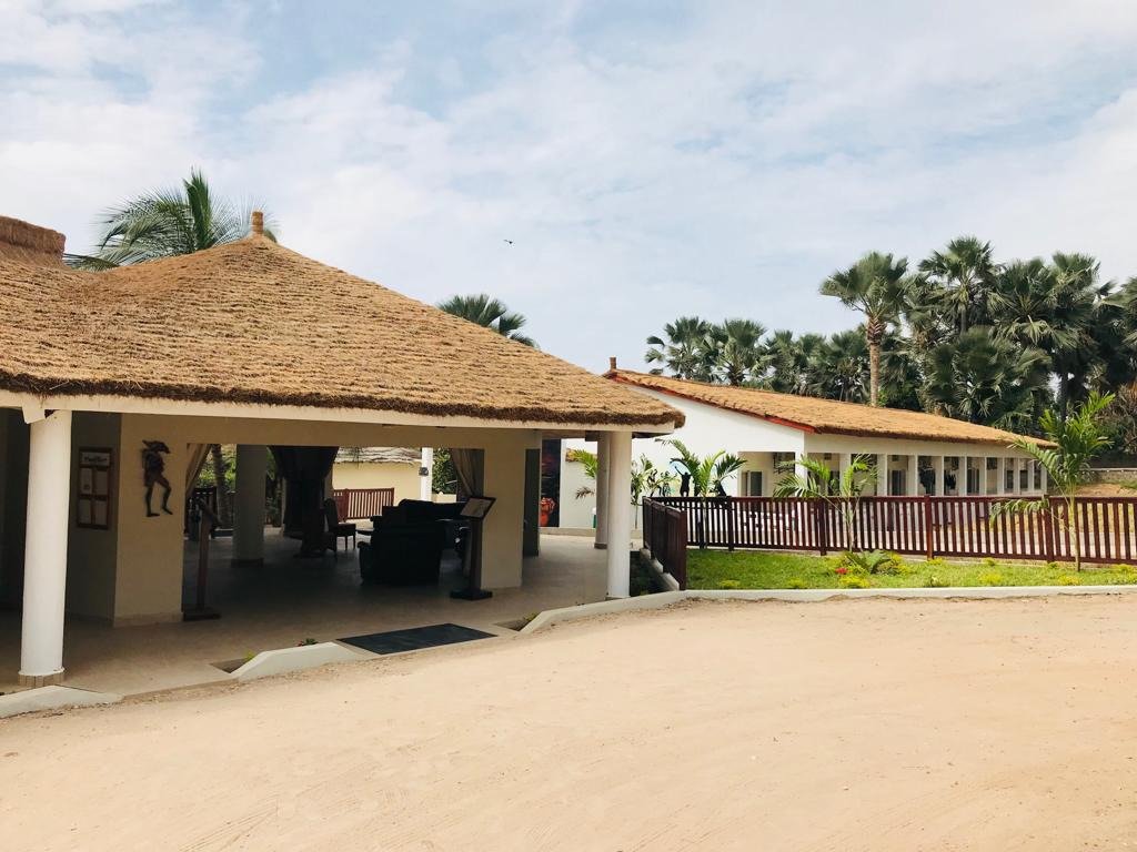 Holiday Beach Club Hotel-官方
