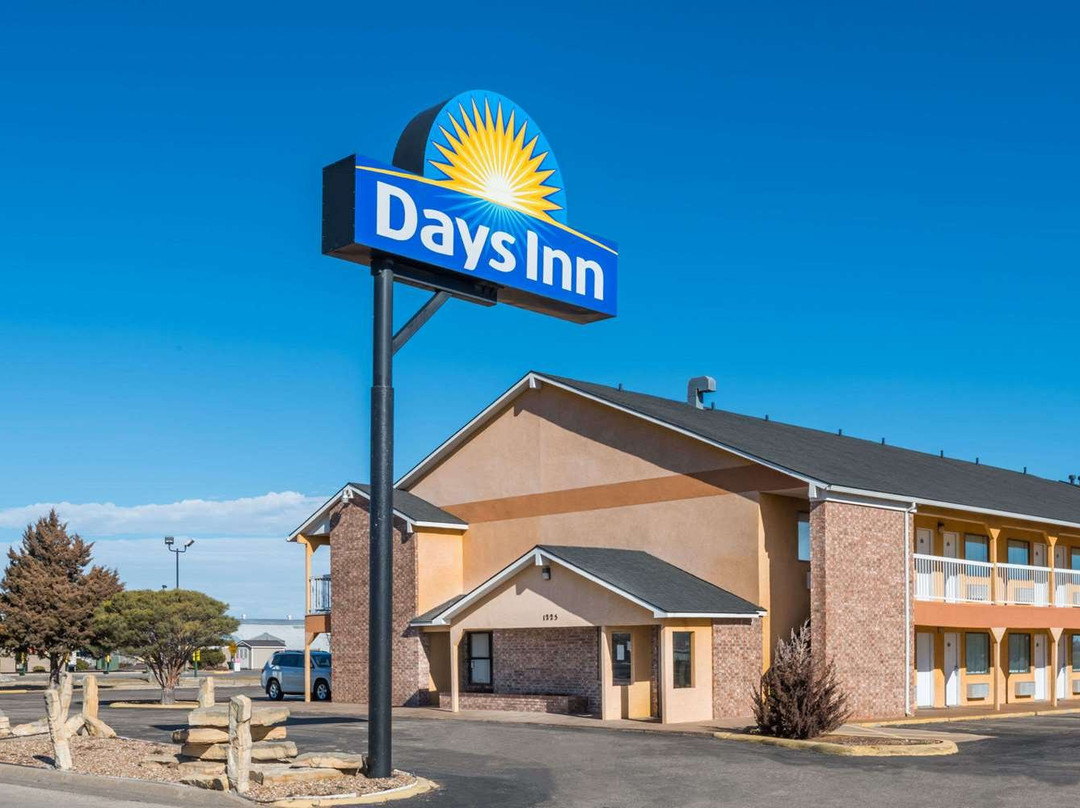 Days Inn by Wyndham Russell主图
