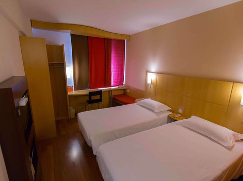 沈阳宜必思酒店铁西店主图