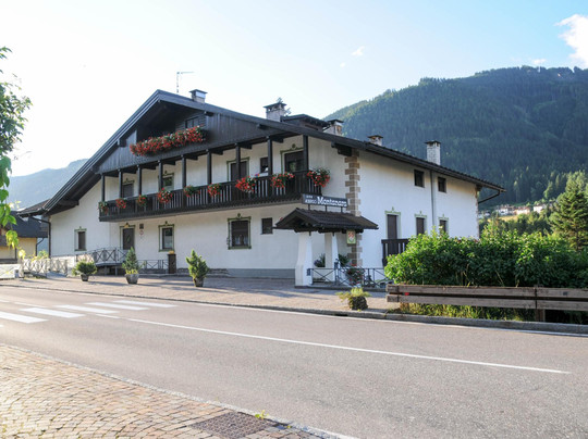 Ziano di Fiemme酒店住宿-Suàn Hotel