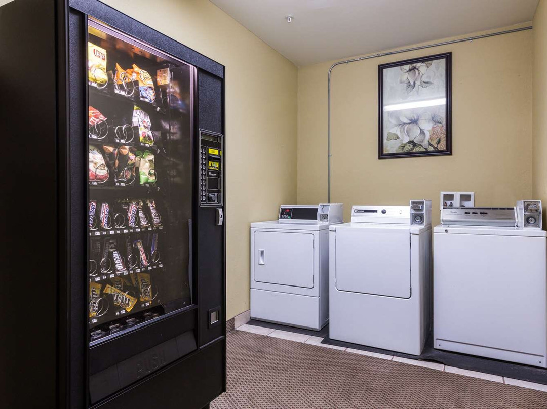 Econo Lodge Inn & Suites主图