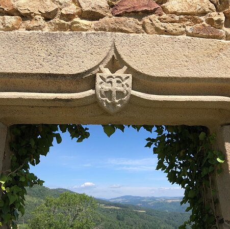 Château de Couzan景点图片