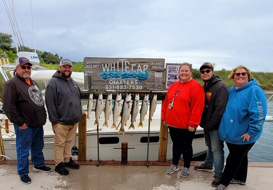 Whitecap Charters Fishing景点图片
