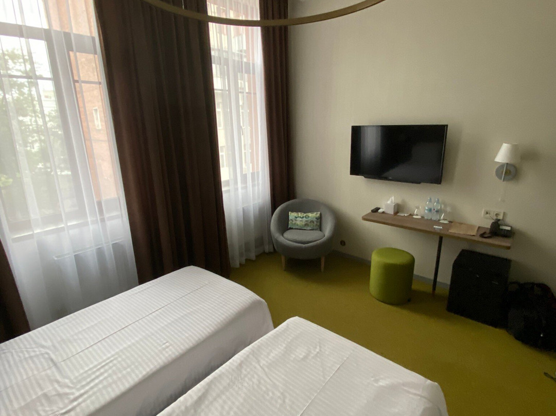 Four Rooms Hotel