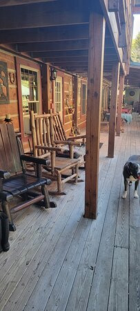 BrazenHead Inn主图