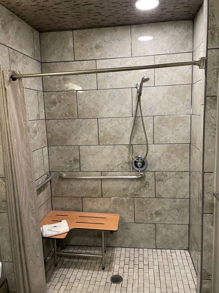 Motel 6 Red Bluff-浴室