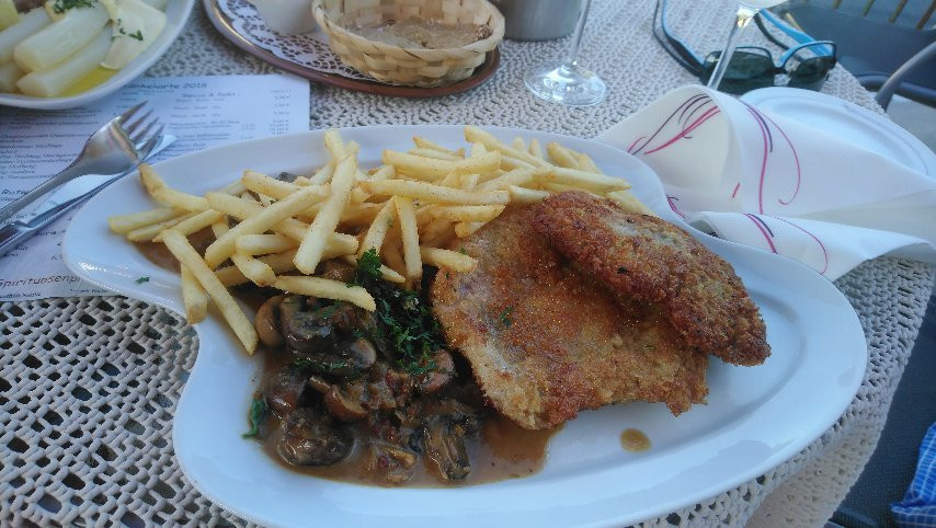 Reil酒店住宿-Weinhaus Burg-Schneider