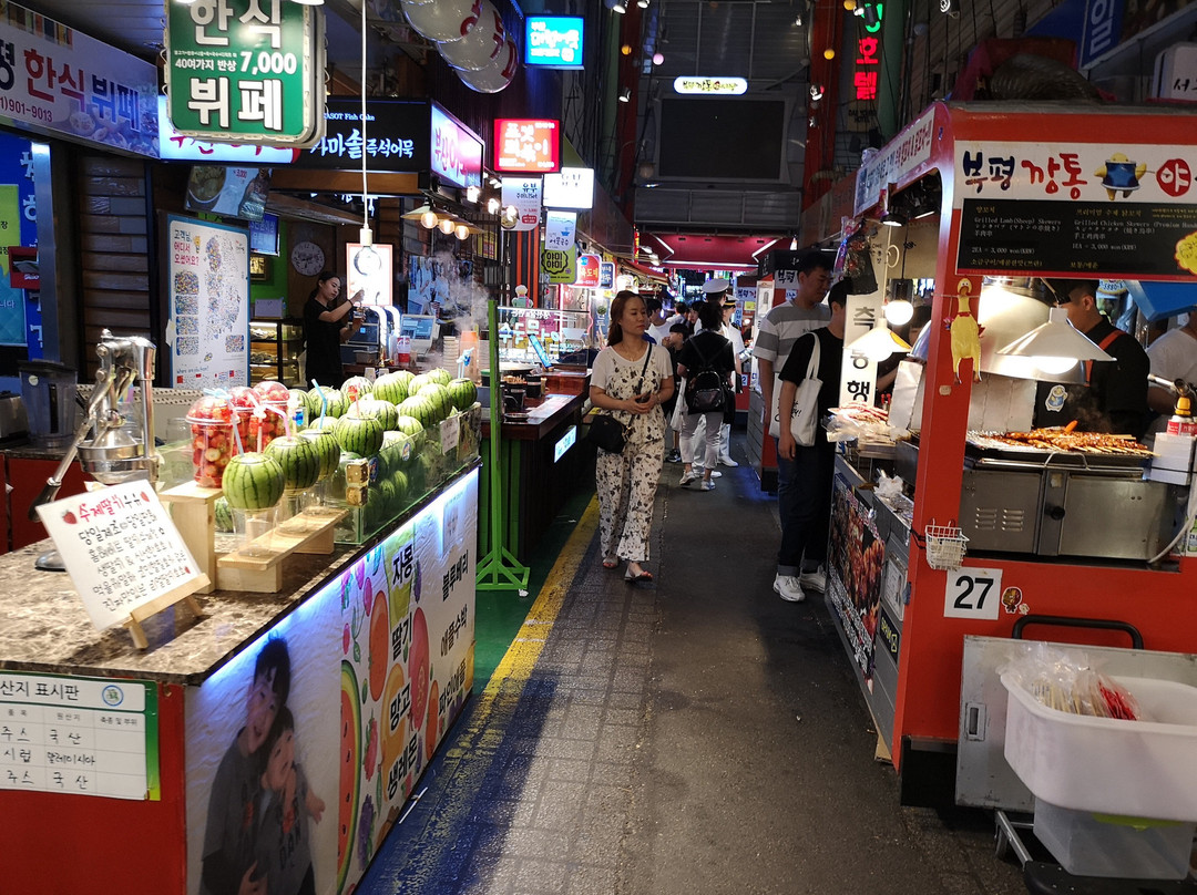 Bupyeong Market-釜山必去景点